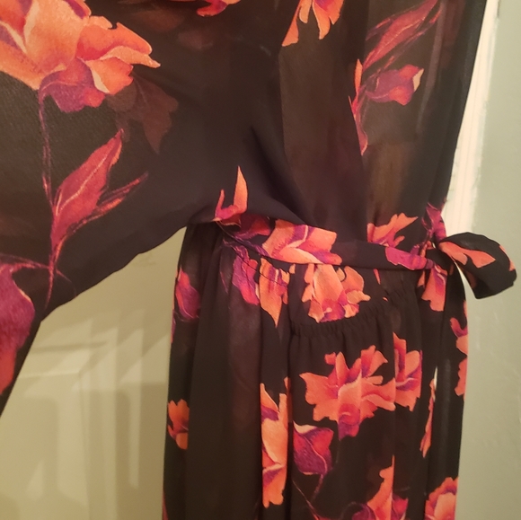 Plus Size Black Rose Long sleeve Maxi - Picture 6 of 9